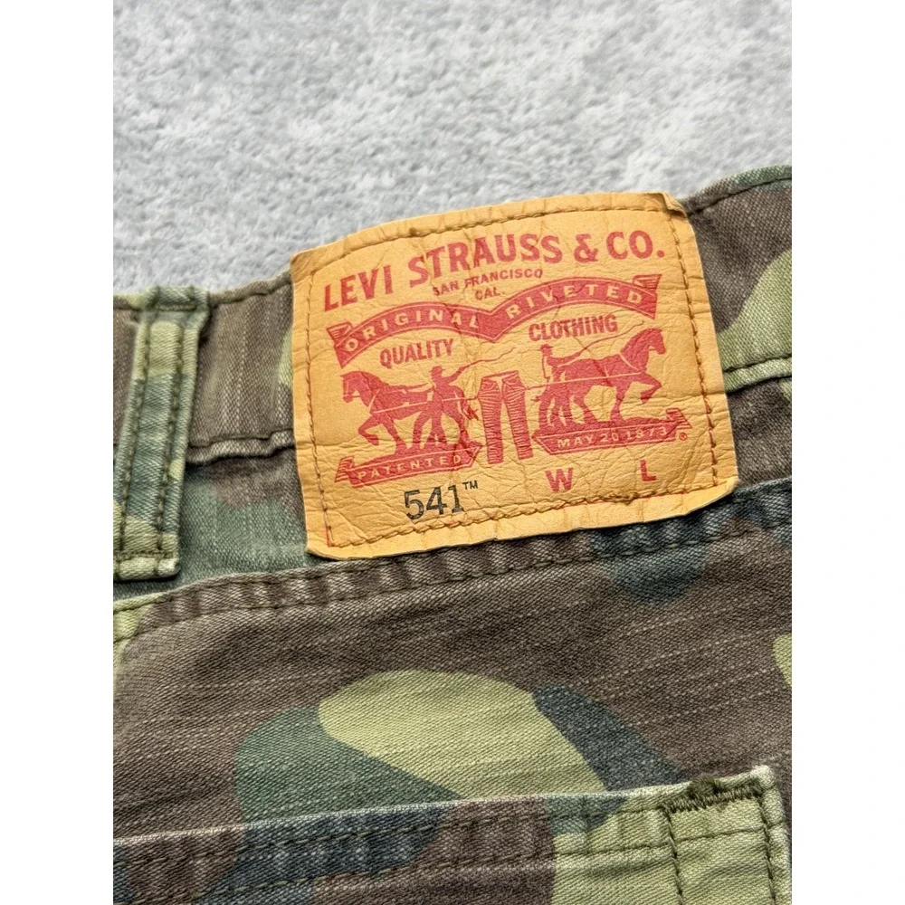 Levis 541 Pants Mens Measured 46x31 Green Camo Tapered 100% Cotton Pants Casual - Picture 6 of 8
